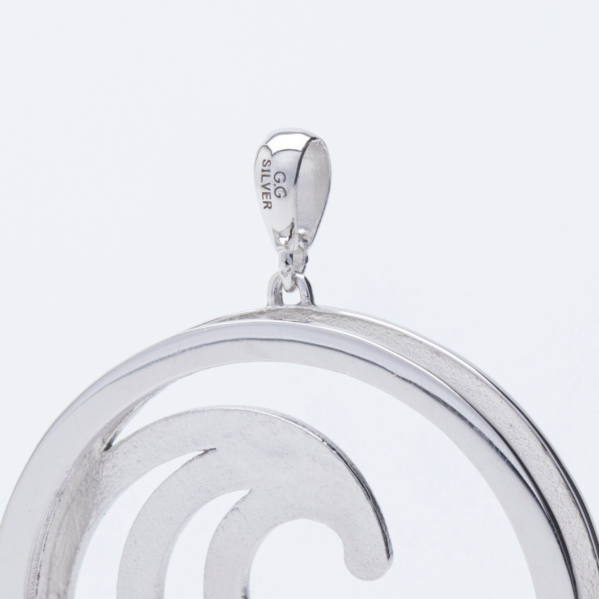 「GG」(ガラスペンダント)