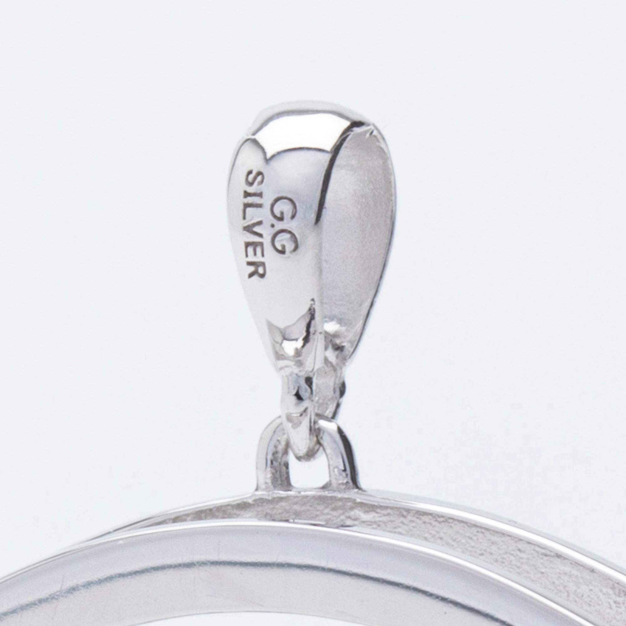 「UNERI」(ガラスペンダント)